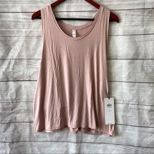 ALO Yoga Central Tank - light pink